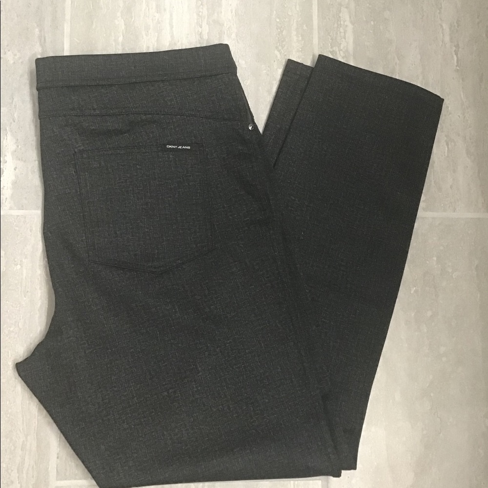 NWOT DKNY Stretch Jeans